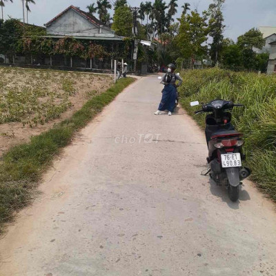 Mặt đường pê Tông Nối đường Thạch Bích