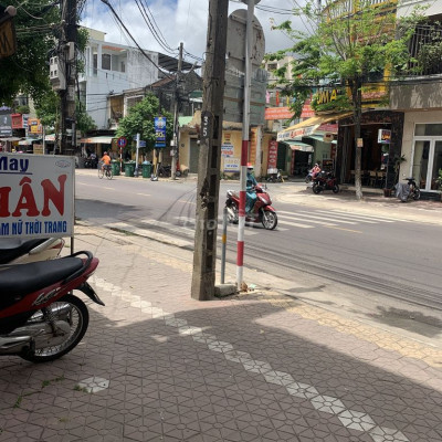 Nhà MT đường Quảng Trung 3 tầng