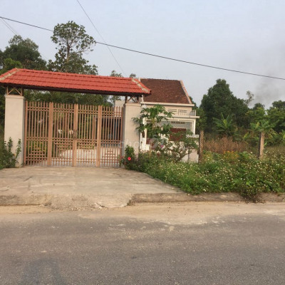 Nhà và đất tại TT La Hà 42 x 63m nở hậu, liền thổ