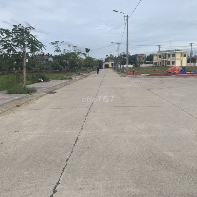 Đất nền Khu Kinh tế Dung Quất, Giá 6,7 triệu/m2.