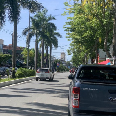 Nhà Mặt Tiền kinh doanh đường  Phan Bội Châu 6x23m