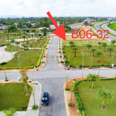 Đất nền đối diện công viên, cách TTTM 2 căn nhà