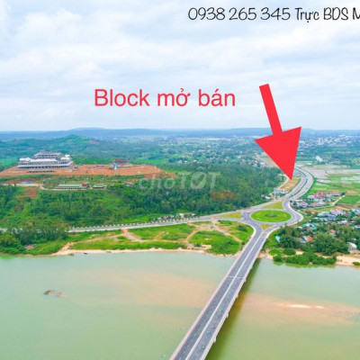 Bán 2 lô liền kề, mặt tiền đường Hoàng Sa 36m