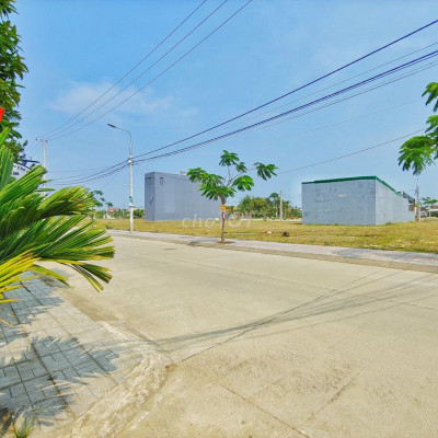 Bán 100 m2 full thổ cư, ngay khu hành chính sẵn sổ