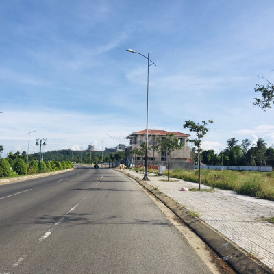 BÁN LÔ MẶT TIỀN ĐƯỜNG HOÀNG SA 36M