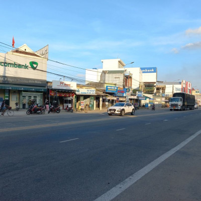 Nhà mặt tiền Phạm Văn Đồng thị trấn Châu Ổ 4.3X19m