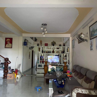 BÁN NHÀ 2 LẦU MẶT TIỀN QL1A.GẦN VISHIP