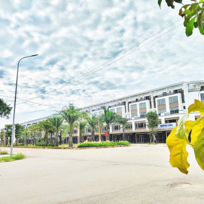 Bán nhà 5 tầng đường 50m, TP Quảng ngãi. Giá 2tỷ6.