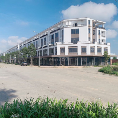 Nhà TTTP Quảng Ngãi 5 tầng chỉ 3.2 tỷ - Đường 50M