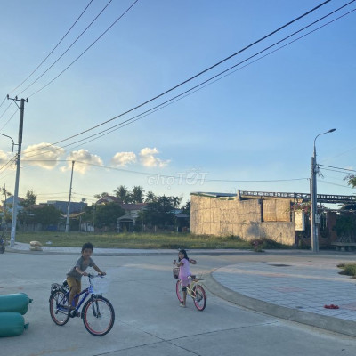 Bán đất nền trung tâm hành chính.