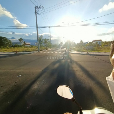 Ngợp Bank Bán Gấp DT 7x20 liền kề Quảng trường