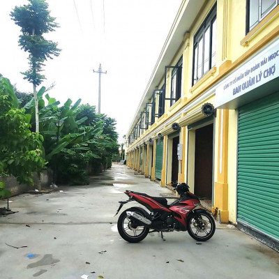 Ra mắt 10 sản phẩm kinh doanh thời trang ở Chợ