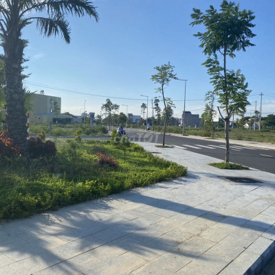 Bán đất kề Quảng Trường giá rẻ hơn thị trườg 100tr