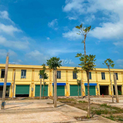 Cần bán Kiot-Shophouse 2 tầng chợ Mộ Đức mới 450tr