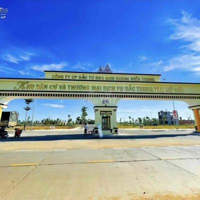 Ngay trung tâm huyện-Đối diện công viên-Sổ đỏ CC