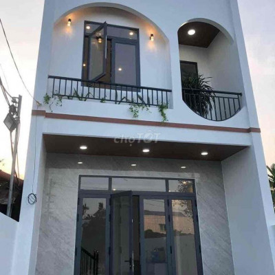 Bán nhà đẹp 2 tầng Nguyễn Công Phương