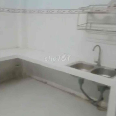 Phòng trọ 100m2 gần cổng chính trường quốc tế