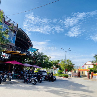 Bán đất ngay TT hành chính Mộ Đức- View sân tennis