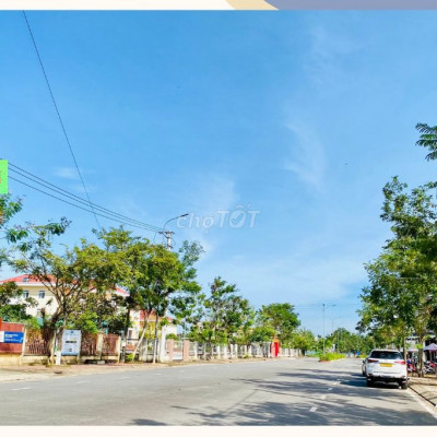 Quang Ngai, Đất trung tâm Mộ Đức view công viên