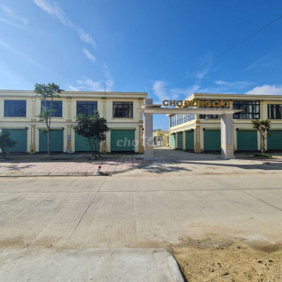 Bán nhà 2 tầng mặt tiền chợ mới tại Mộ Đức Q.Ngãi