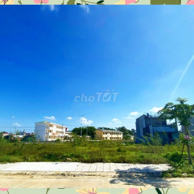 TT thị trấn Sông Vệ 125m2 đường lớn 13m5 giá rẻ