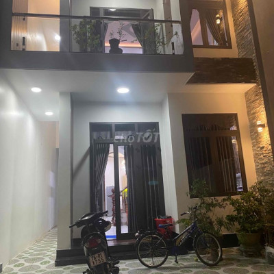 Chuyển công tác bán lỗ nhà mới xây kiên cố