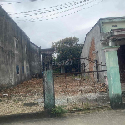 bán nhà và đất bên cạnh. mặt tiền đường Nghĩa An