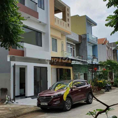 bán căn nhà nằm ngay TTTP Quảng Ngãi.giá chỉ 2ty5