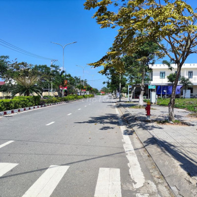 Bán lô đất 7x20 đối diện công viên TT  Mộ Đức