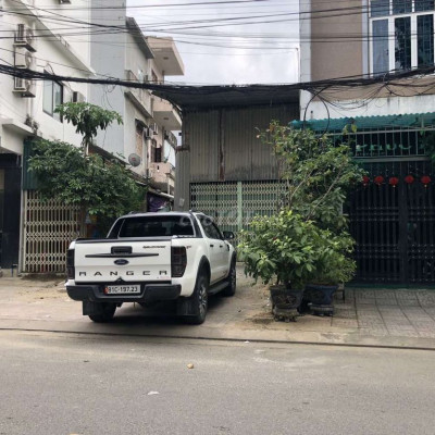 Cần tiền Con mua nhà Sài gòn bán đất kề KS Luxury