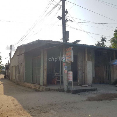 Cho thuê nhà rộng rãi 2 mặt diện