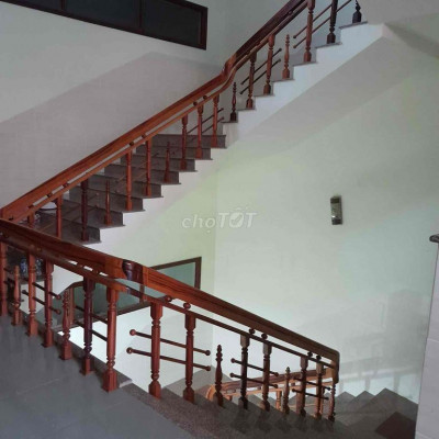 cần cho thuê nhà tiện lợi cho việc kinh doanh