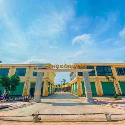 Bán căn nhà 2 tầng ngay cổng Chợ Đồng Cát