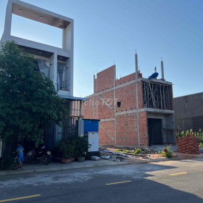 Đất trung tâm thị trấn La Hà ngay cổng Tài Chính Kế Toán, Quảng Ngãi