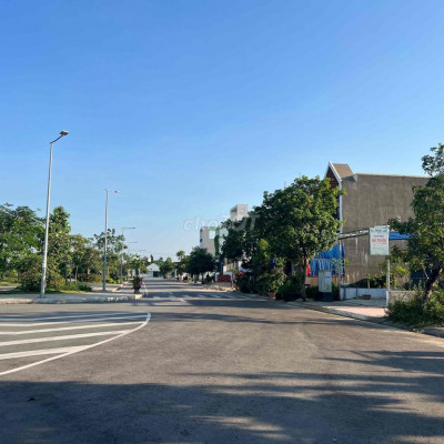 2 lô liền kề đối diện cổng Tài Chính Kế Toán La Hà Quảng Ngãi