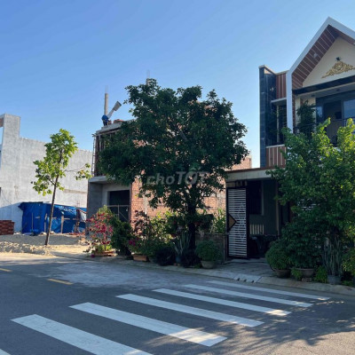 bán gấp lô đối diện cổng 2 Ủy ban huyện Tư Nghĩa, Quảng Ngãi