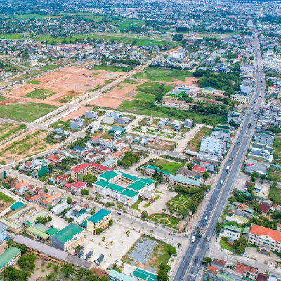 Đất sổ đỏ 200m2 đường 7,5m Hướng đông,ngay TTHC La Hà,gần trường học