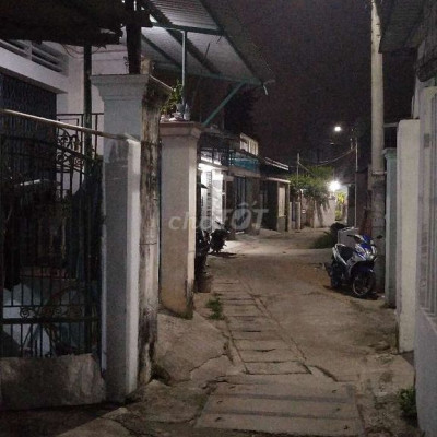 Cần cho thuê 03 phòng trọ giá cả bình dân, diện tích mỗi phòng 15 M2.