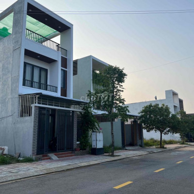 CHÍNH CHỦ BÁN ĐẤT MT QUẢNG TRƯỜNG TƯ NGHĨA GIÁ GIẢM 300TR