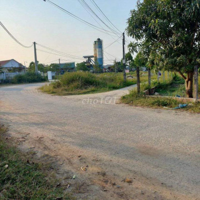 BÁN LÔ ĐẤT VỊ TRÍ KINH DOANH HÁI RA TIỀN