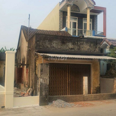 Nhà Trung Tâm thị trấn chợ chùa