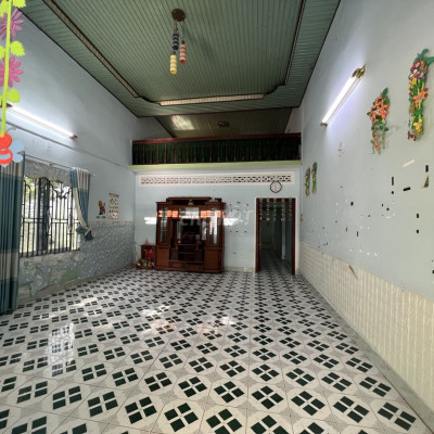 cho thuê nhà và sân vườn 360m2 chỉ 3 triệu trung tâm phường quảng phú