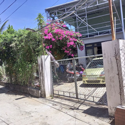 Bán nhà sân vườn,240 M2.Gần BX, Siêu Thị Go, chợ Đầu Mối