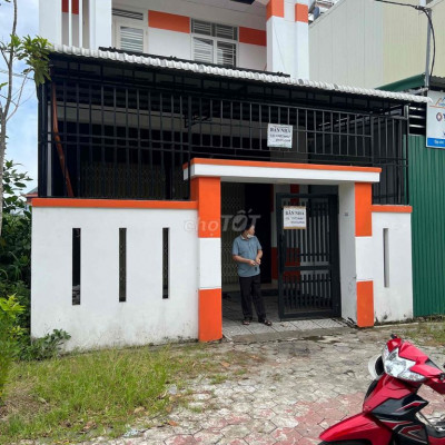 Nhà mặt tiền có vỉa hè 5m trung tâm thành phố