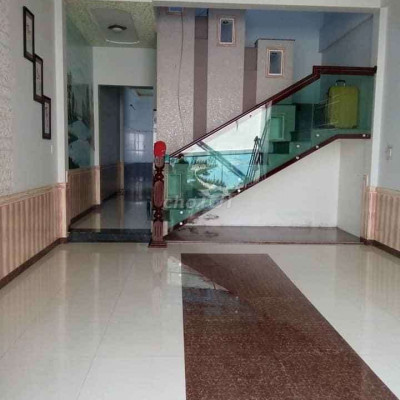 Nhà1pn,2wc,thoáng mát,gần trường,chợ rất tiện cho sinh hoạt hàng ngày.