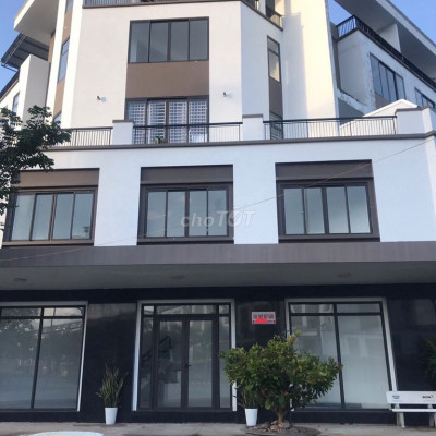 Cho thuê mặt tiền đường 50m , gần trung tâm thành phố quảng Ngãi