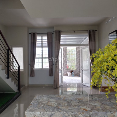 NHÀ PHỐ 3 TẦNG CHO THUÊ - LÊ THÁNH TÔN - THÀNH PHỐ QUẢNG NGÃI