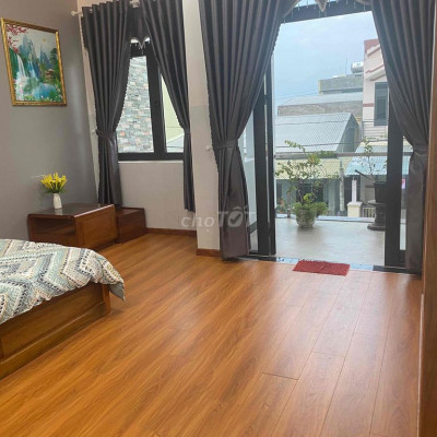 Hạ giá bán trước tết căn nhà 2 tầng