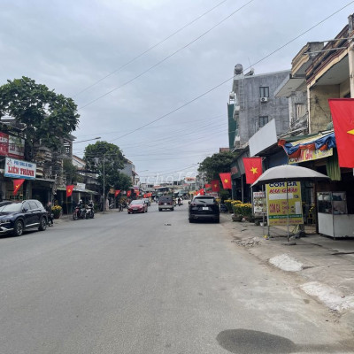 Bán nhà tt Sông vệ khu vực sầm uất thuận tiện buôn bán