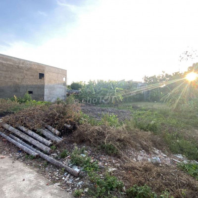 BÁN ĐẤT TẶNG NHÀ TƯONG LAI MẶT TIỀN. 246m2- GIÁ 1tỷ